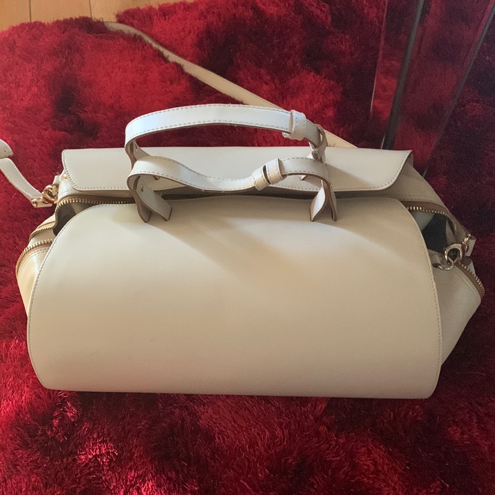 Cream Nardelli Italian made satchel handbag, includes shoulder strap.